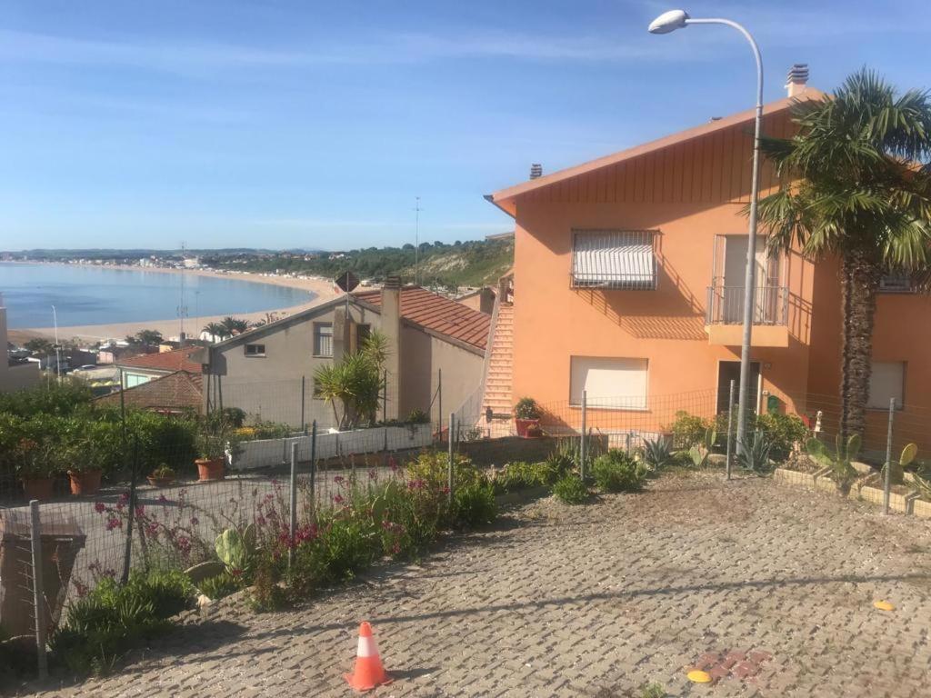 דירות נומאנה Casa Linda, A Due Passi Dal Mare מראה חיצוני תמונה