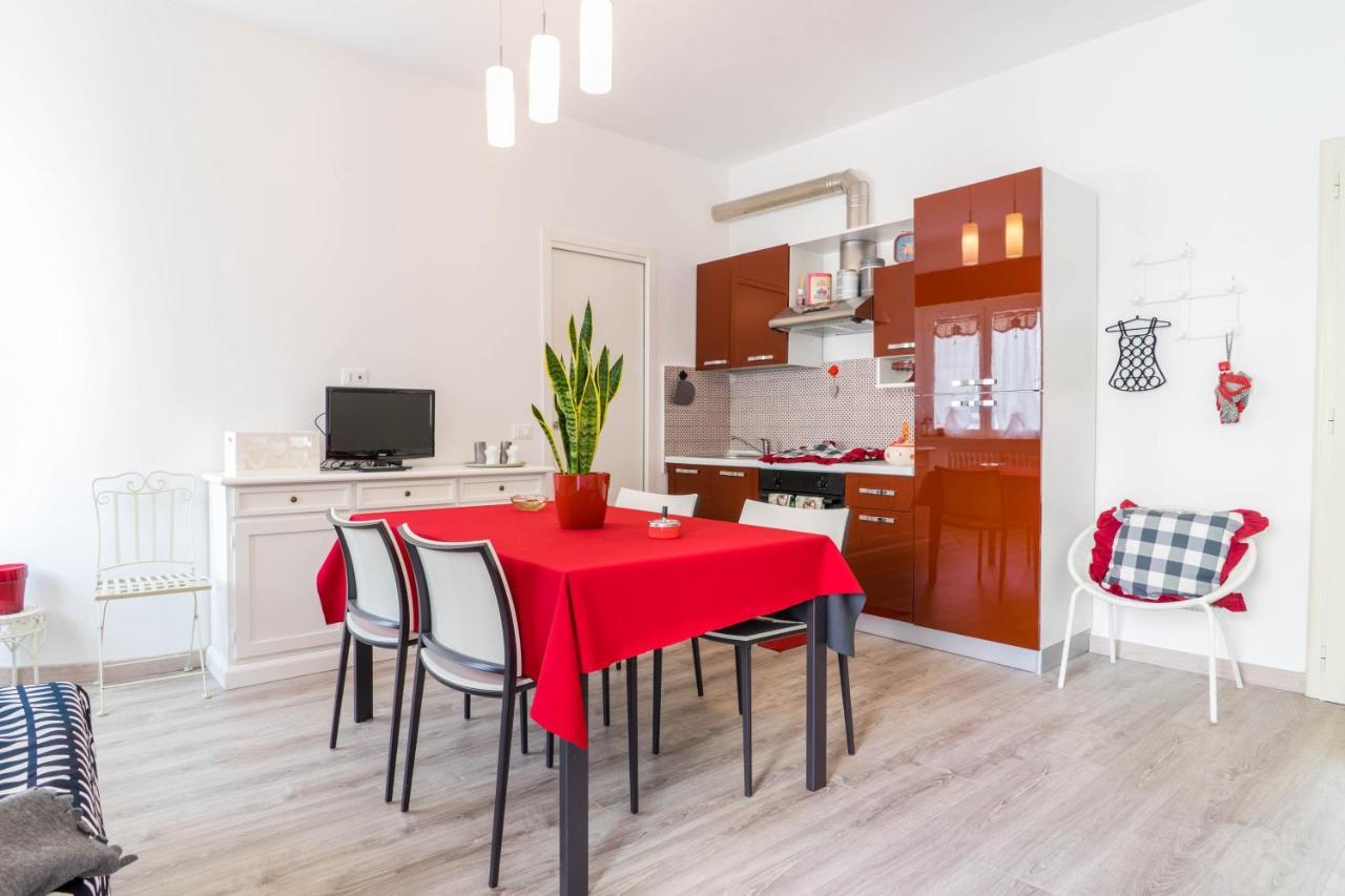 דירות נומאנה Casa Linda, A Due Passi Dal Mare מראה חיצוני תמונה
