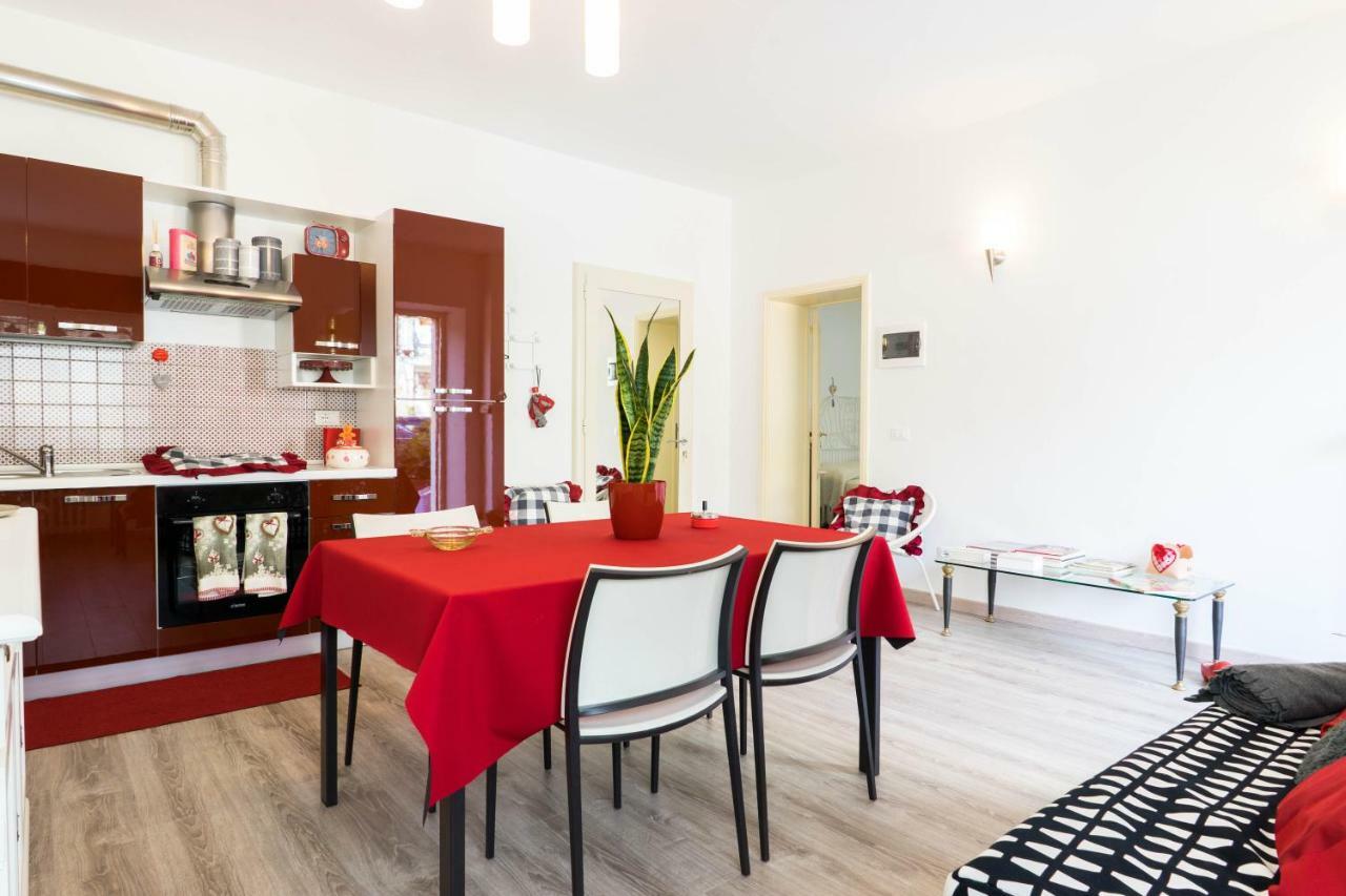 דירות נומאנה Casa Linda, A Due Passi Dal Mare מראה חיצוני תמונה