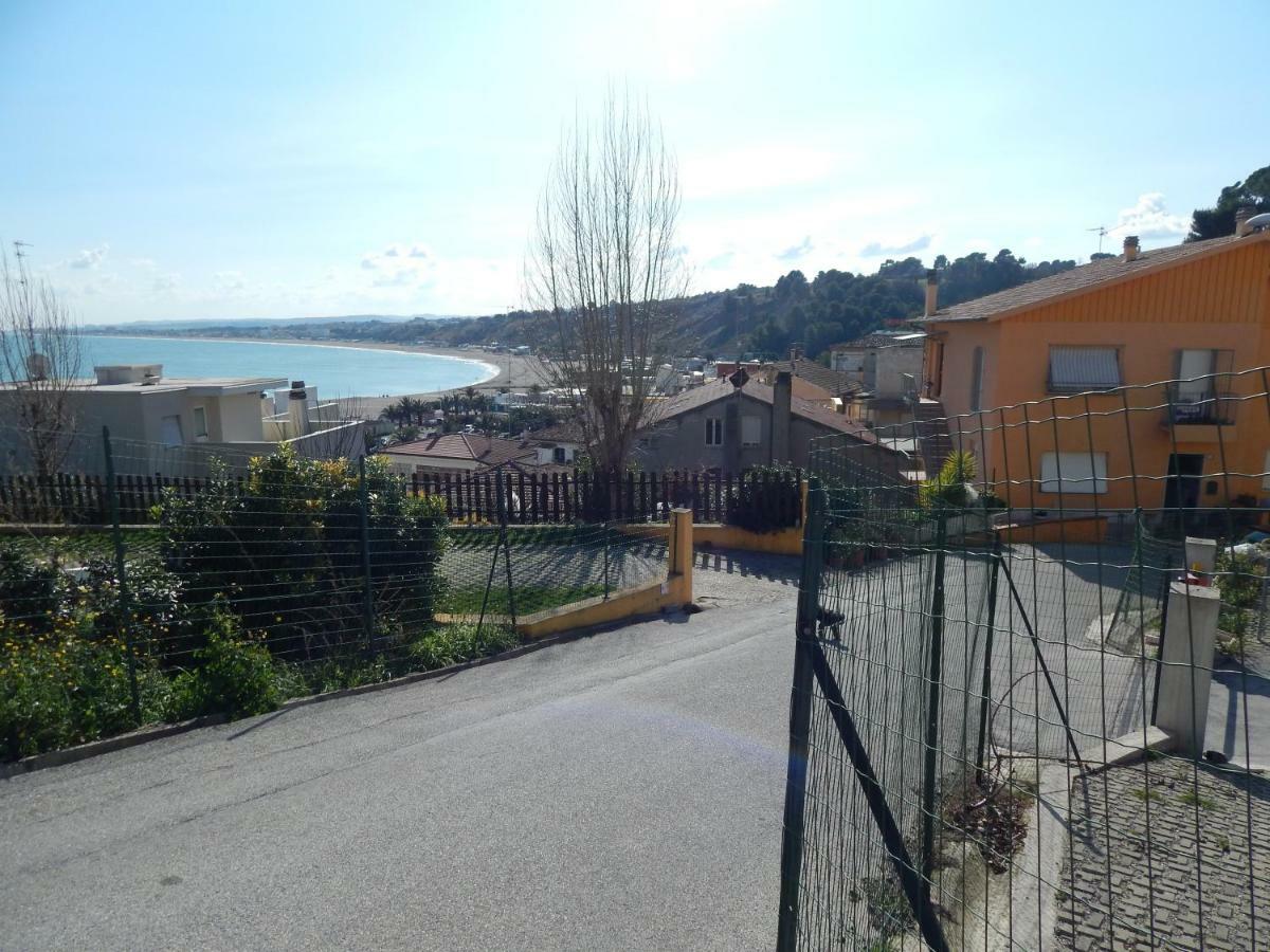 דירות נומאנה Casa Linda, A Due Passi Dal Mare מראה חיצוני תמונה