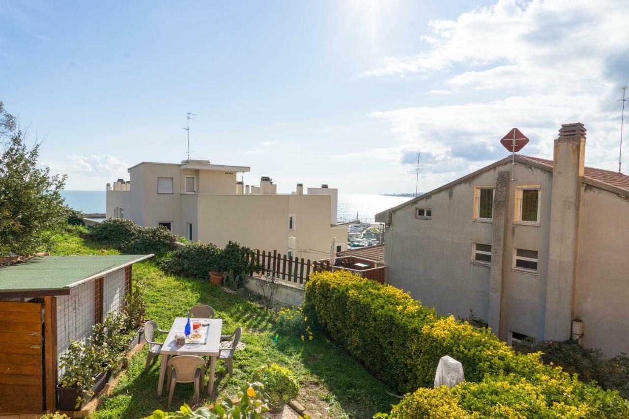 דירות נומאנה Casa Linda, A Due Passi Dal Mare מראה חיצוני תמונה