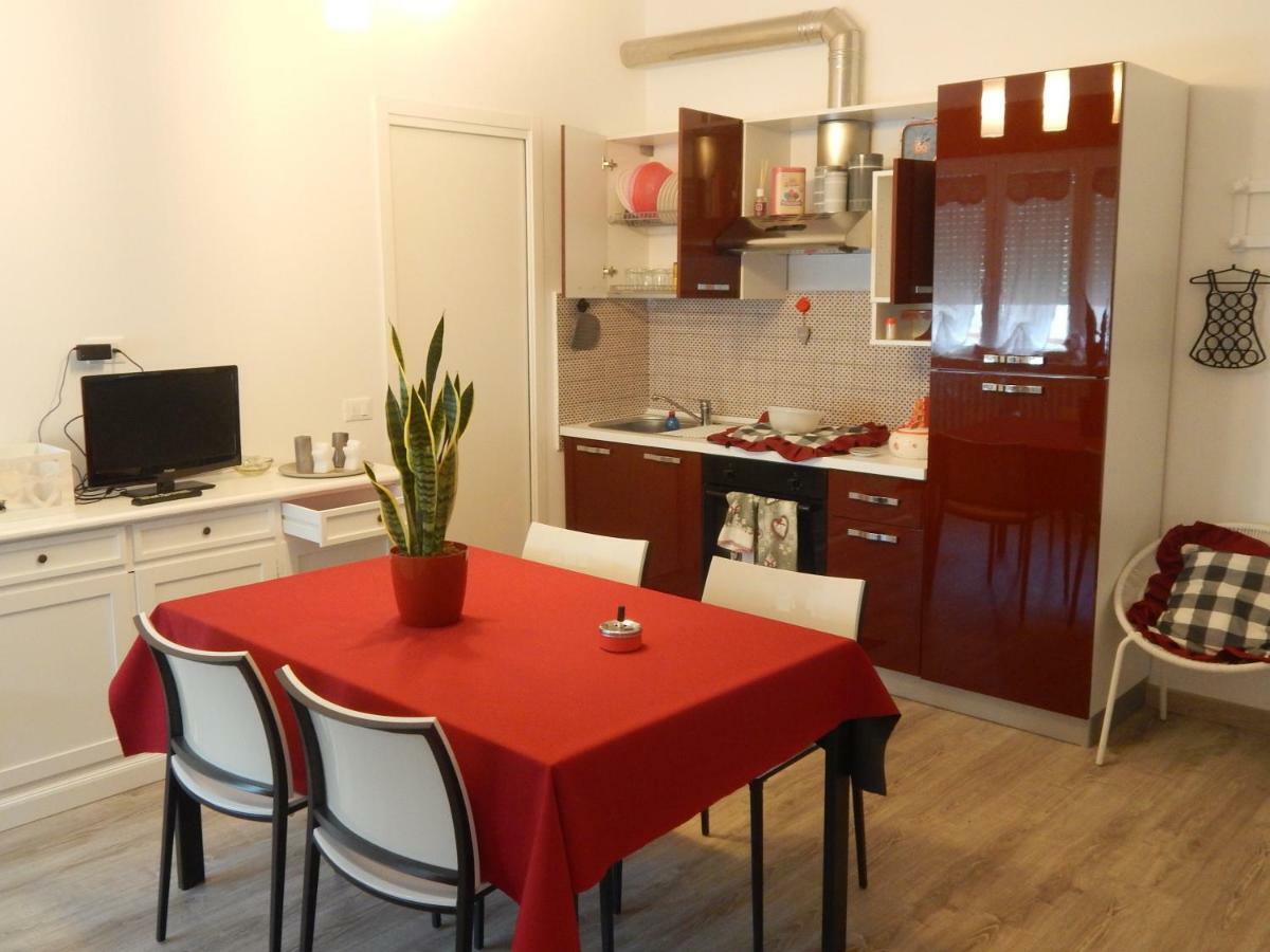 דירות נומאנה Casa Linda, A Due Passi Dal Mare מראה חיצוני תמונה