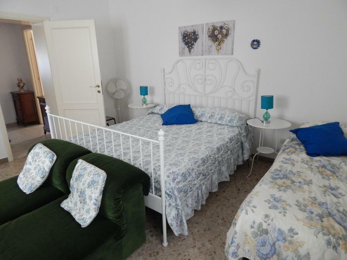 דירות נומאנה Casa Linda, A Due Passi Dal Mare מראה חיצוני תמונה